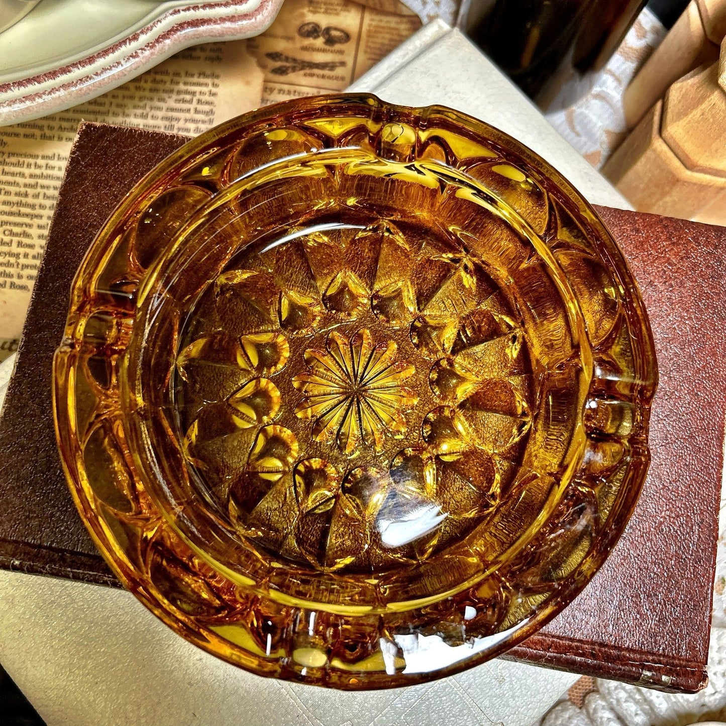 Vintage Anchor Hocking Fairfield Starburst Amber Glass Ashtray