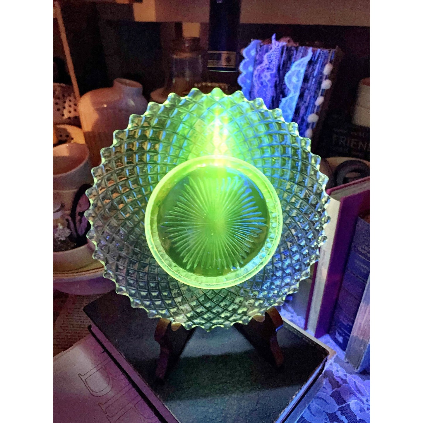 Vintage Westmoreland Clear Glass Diamond Pattern ( 365 Glower )