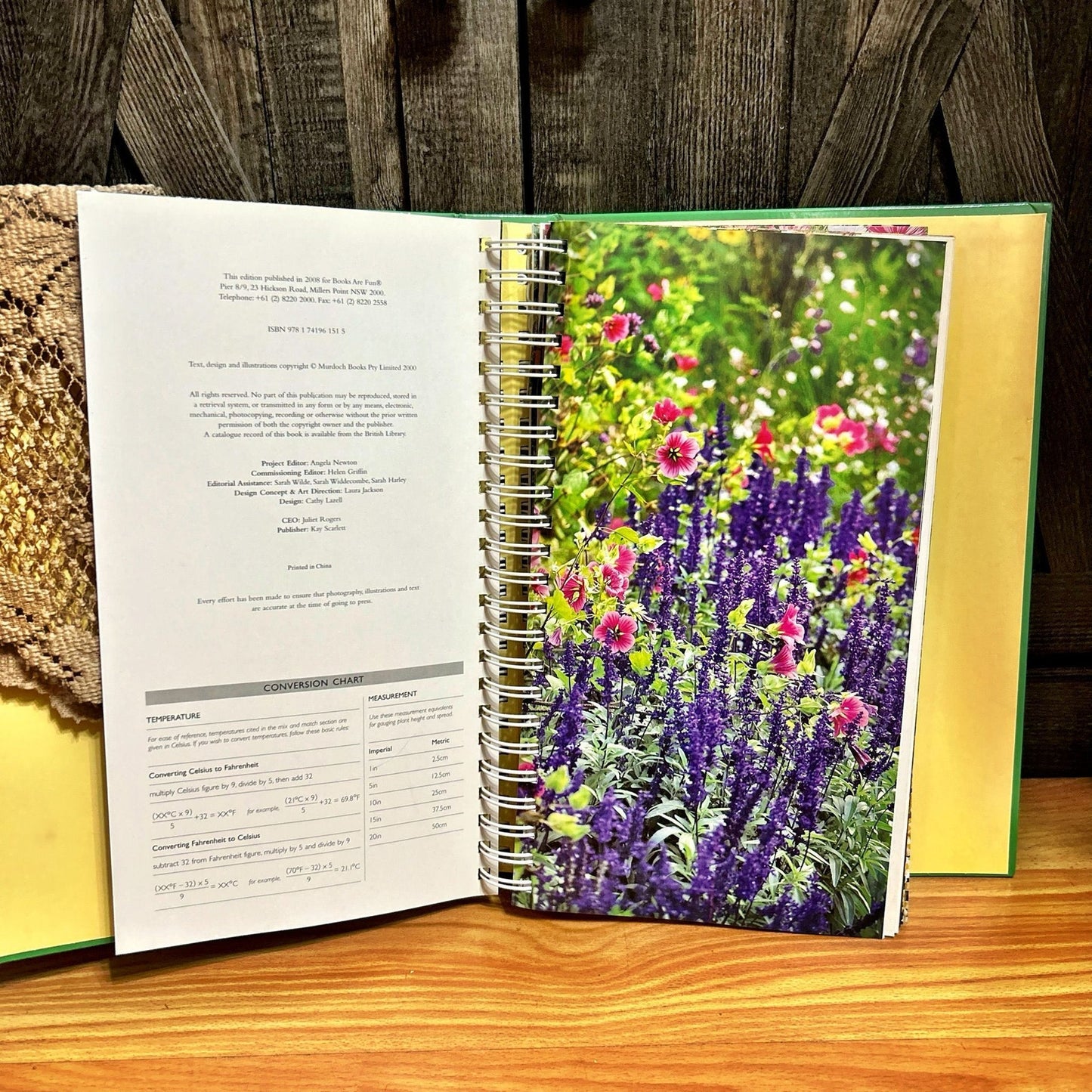 Gardening Book: Garden Color Guide