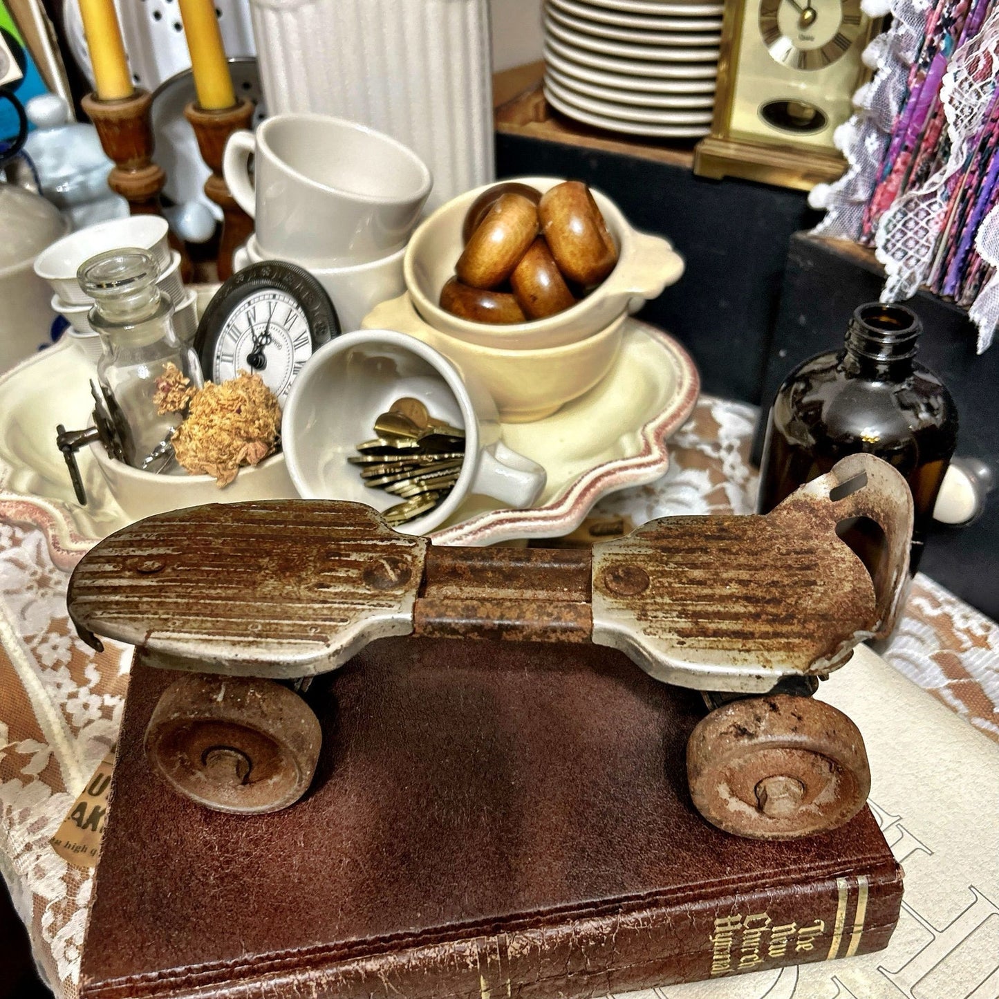 Metal Rusty Crusty Kingston USA Roller Skate