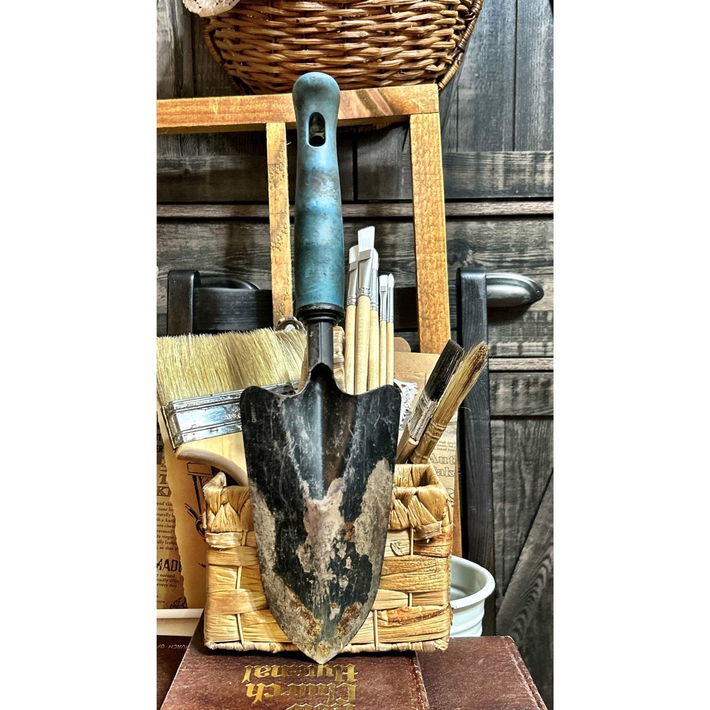 Tool: Rusty Crusty Hand Trowel with Blue Handle