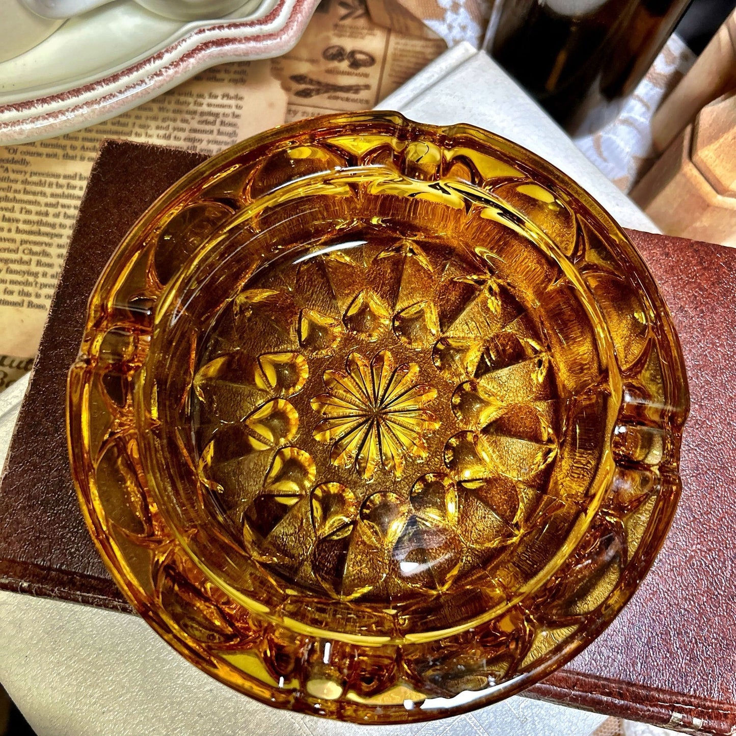 Vintage Anchor Hocking Fairfield Starburst Amber Glass Ashtray